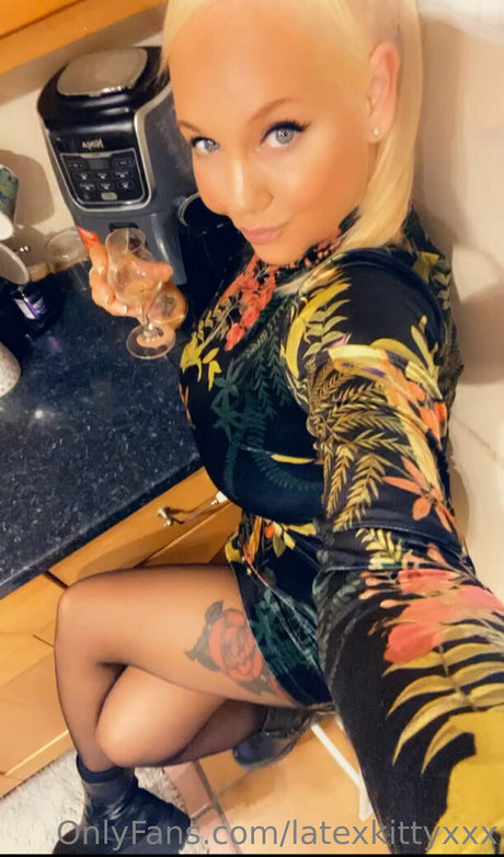 latexkittyxxx pornstar nudes pic