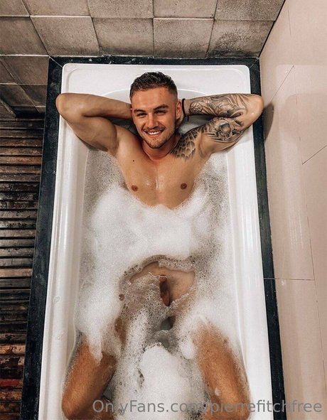 pierrefitchfree model erotic picture