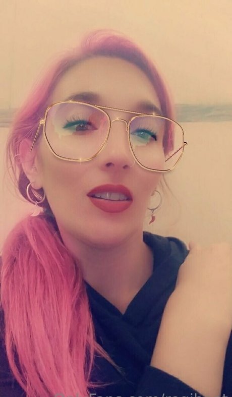 regihoot best model image