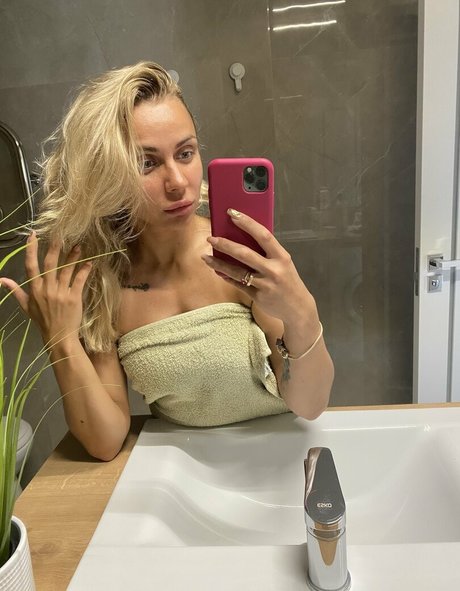 hotinessa free pornstar img