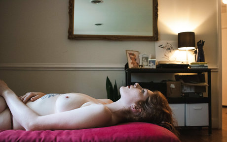 averyred99 naked model image