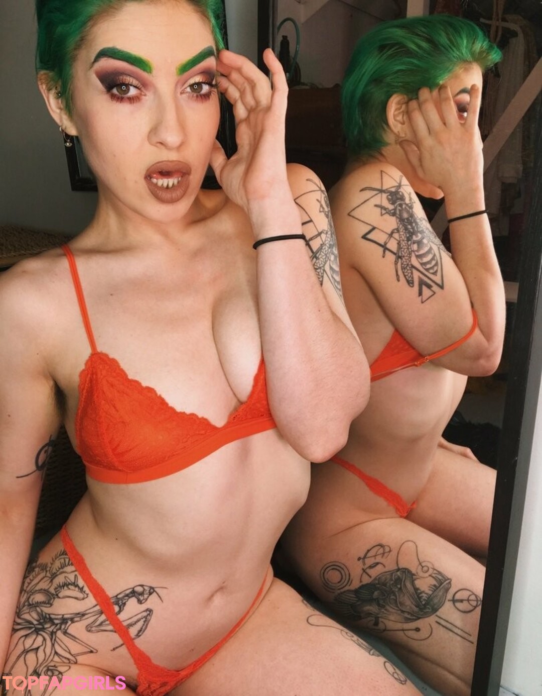 lolobrow sexy model picture