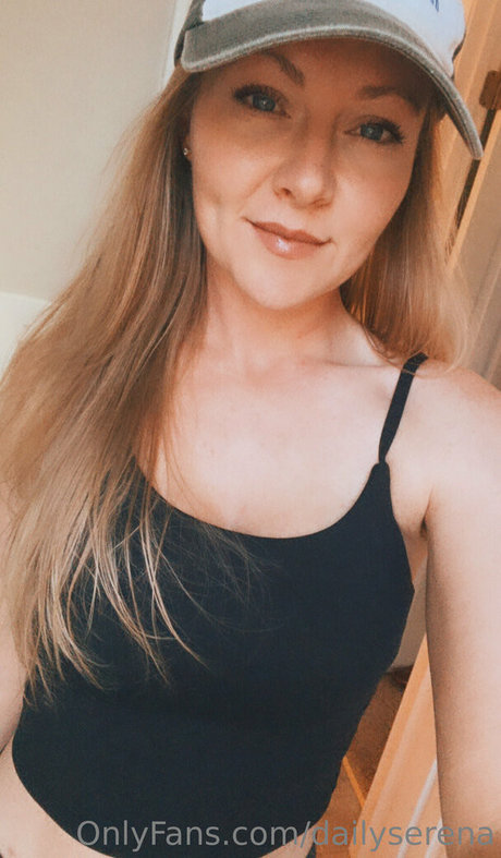 Dailyserena star sexy img