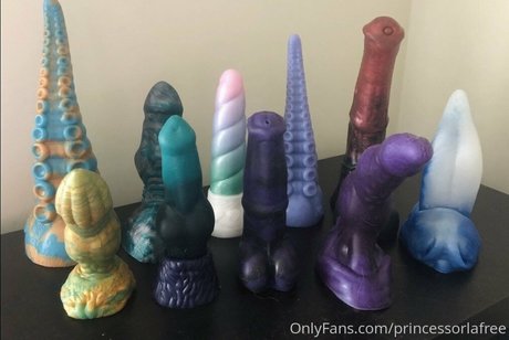 blonde midget onlyfans art naked pic