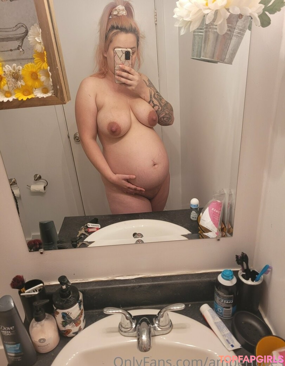ambertoyes pornstar naked image