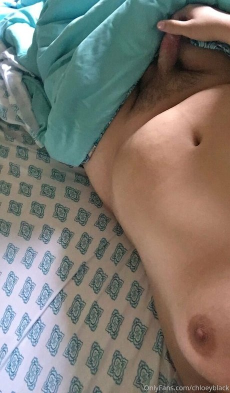 chloeyblack nude actress photo