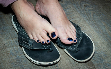 hot mama next door model naked img