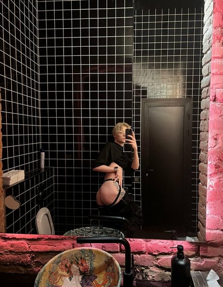 selfie nude onlyfans exclusive pic