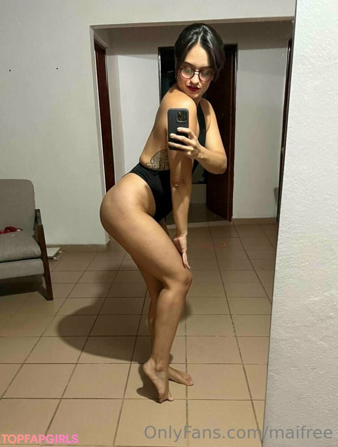 maifree nude model gallery