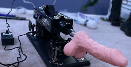 Alieninara hd pornstar image