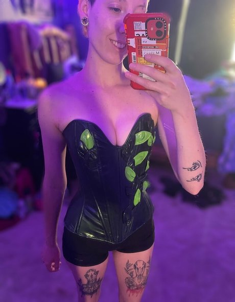 Alieninara pornstar sex pictures