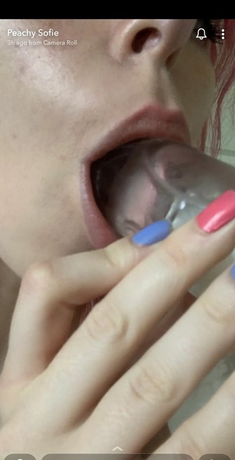 Peachysofie model top galleries