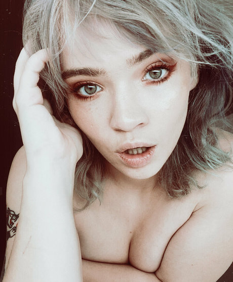 dawnbaybe high quality actress pictures