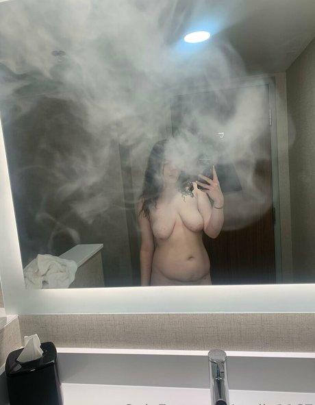 molly1167 high quality actress pic