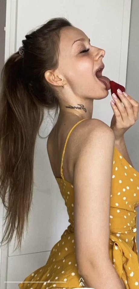 yourgirl julie sex actress gallery