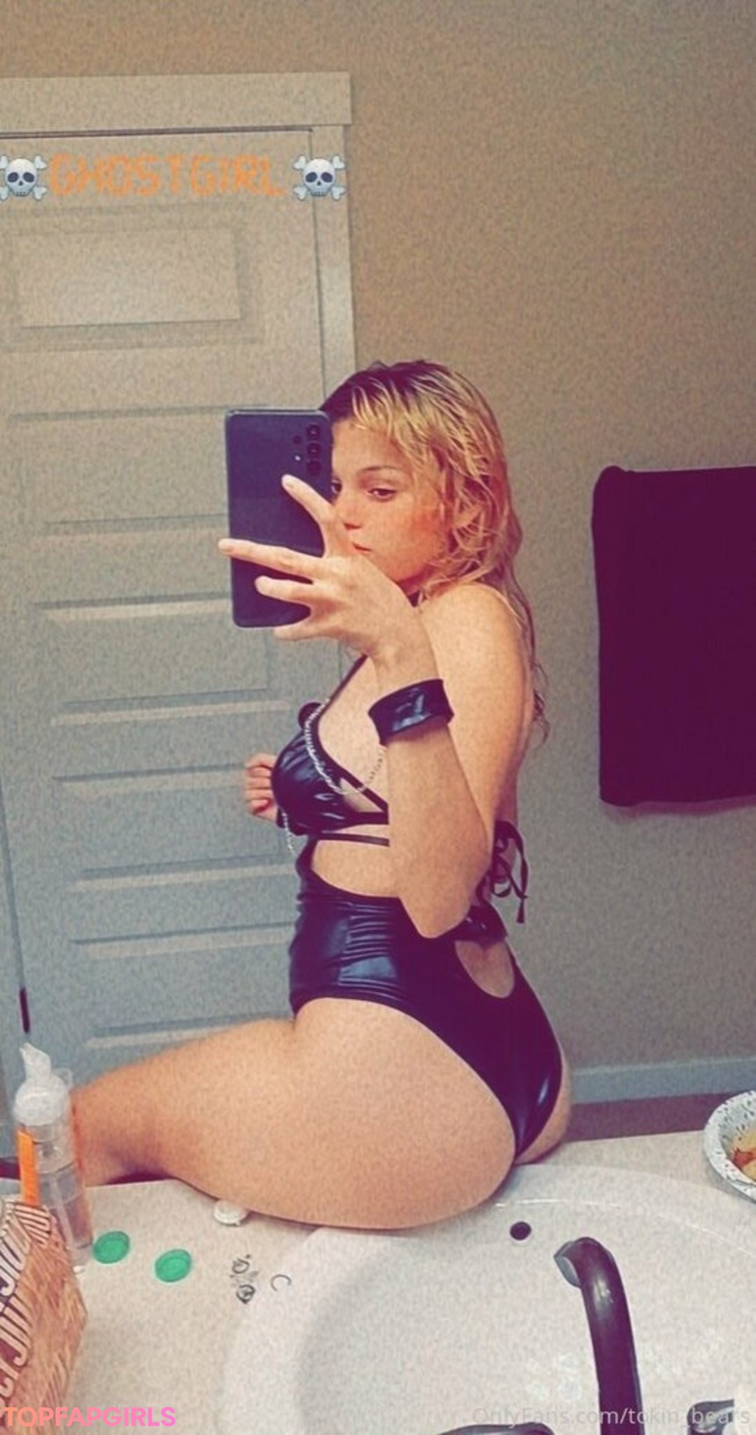 pussy spreading onlyfans free sex pic