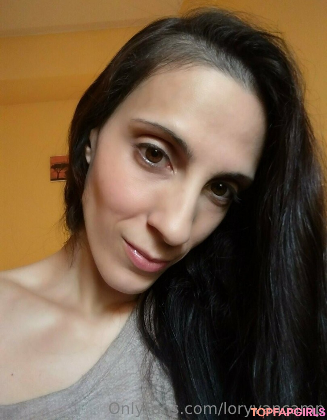 loryvancamp nudes model pics