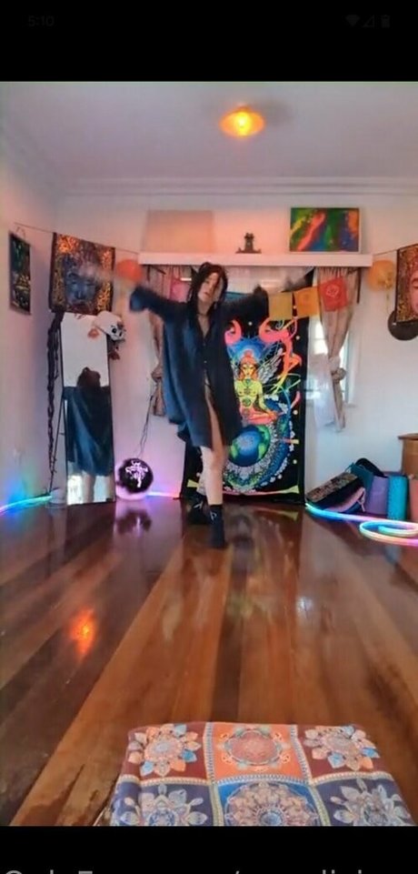 annalicia arts sex model img