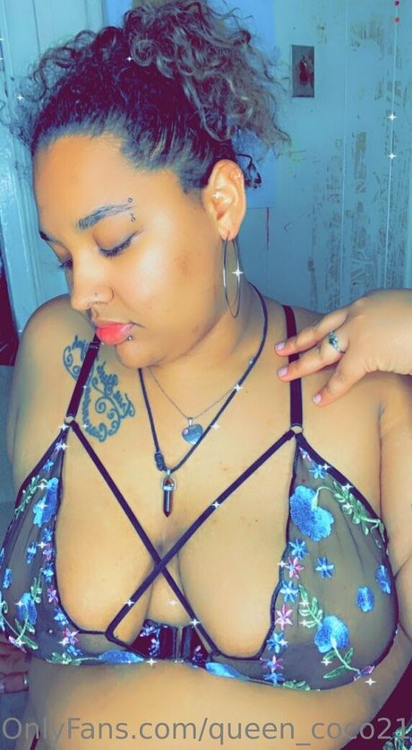queen coco21 erotic model galleries