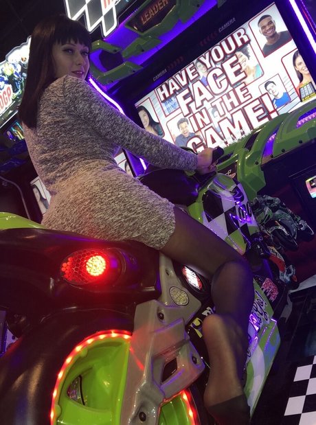 lilmizzunique star hot picture