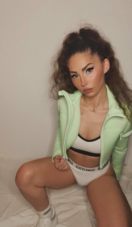 tiny onlyfans perfect galleries