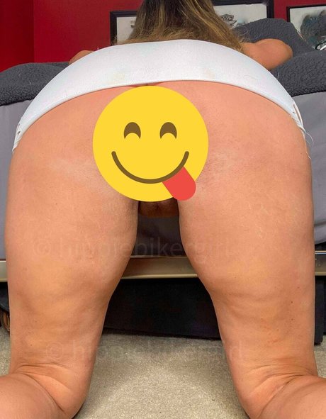 hippiebikergirlfree model picture