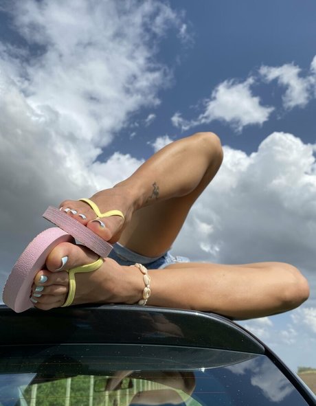 froggeefeetfree nudes model pics