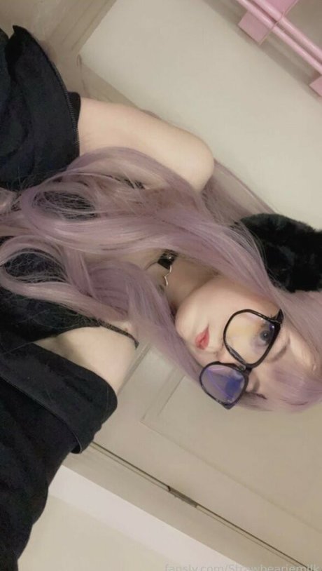 Strawberrymillk nude actress pic