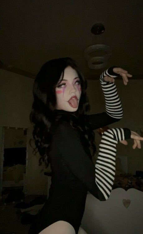 Strawberrymillk exclusive star picture