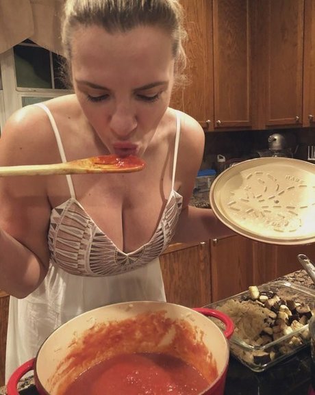 curvy nude onlyfans free sex pic