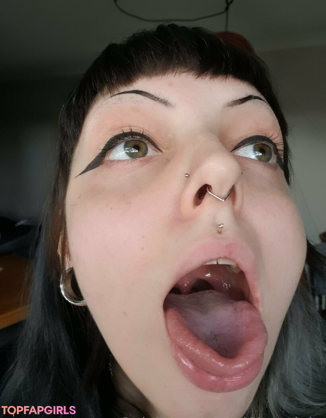 vi0let night erotic actress photos