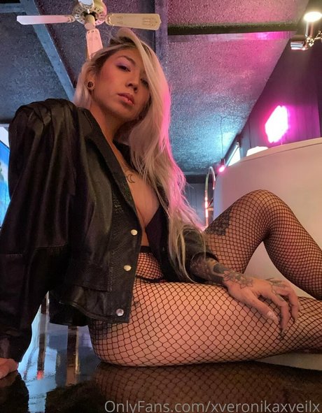 xveronikaxveilx sex model image
