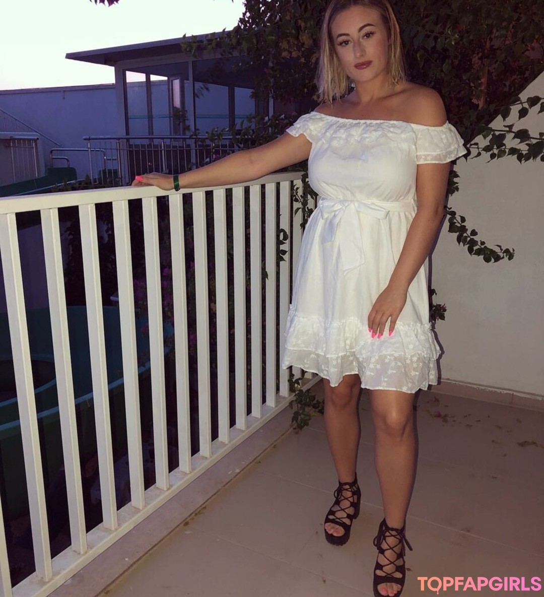 shemale handjob onlyfans adult pics