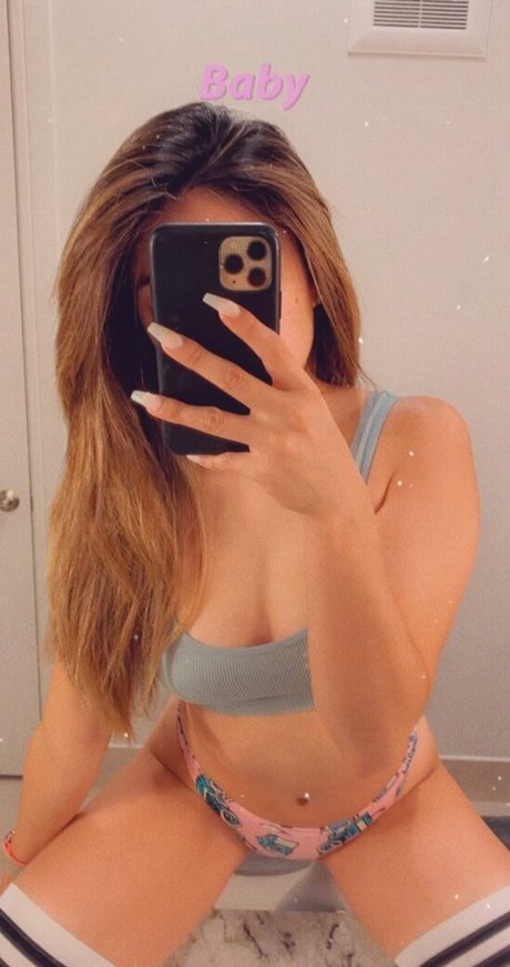 AdrianaSkye nice actress image