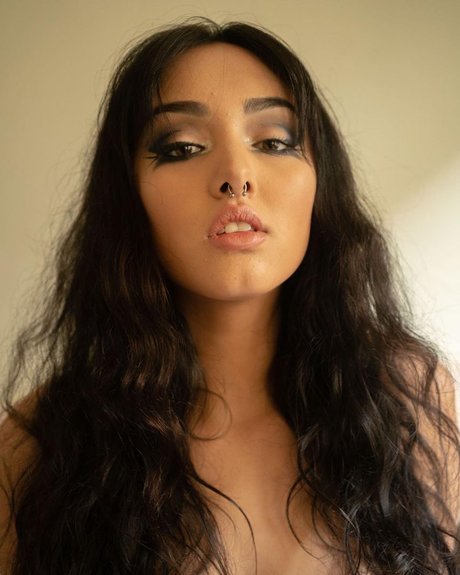 Akasha Collins pretty actress archive