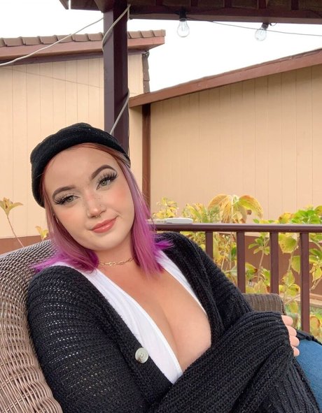 busty onlyfans perfect photos