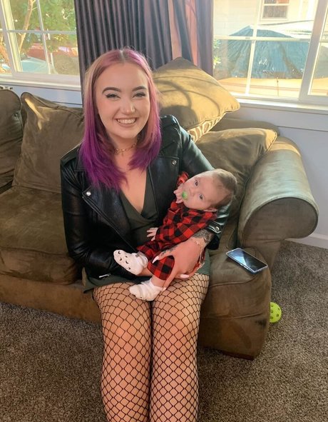 skinny white girl onlyfans porn picture