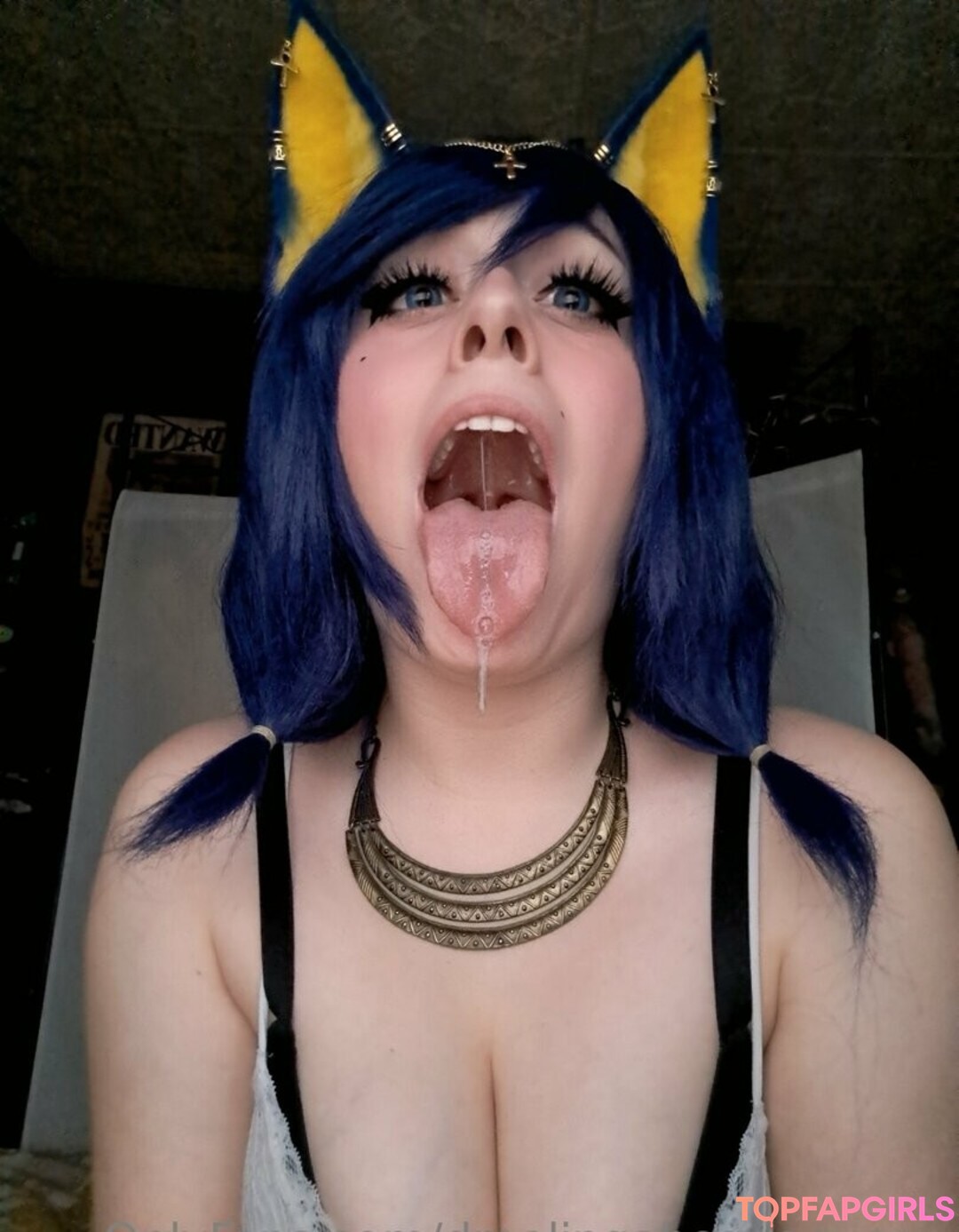 DroolingAhegaoQueen erotic pornstar img