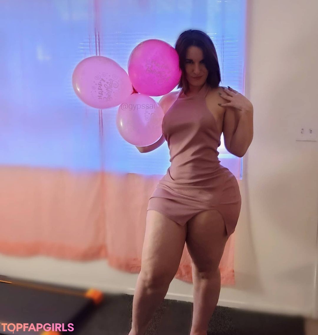 Gypssaii naked pornstar img