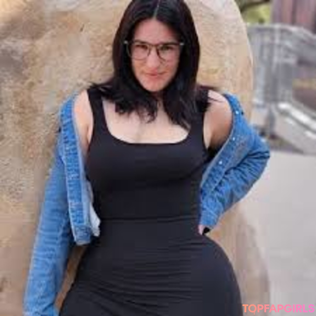 Gypssaii model exclusive pics