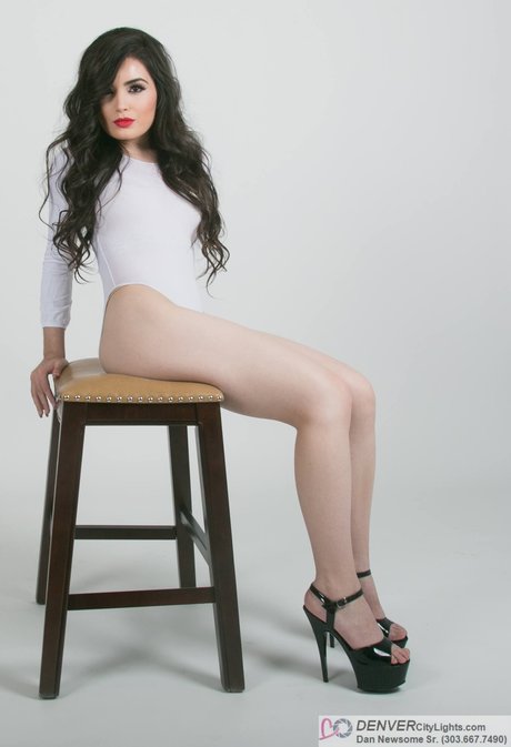 Yanet Gutierrez art model image