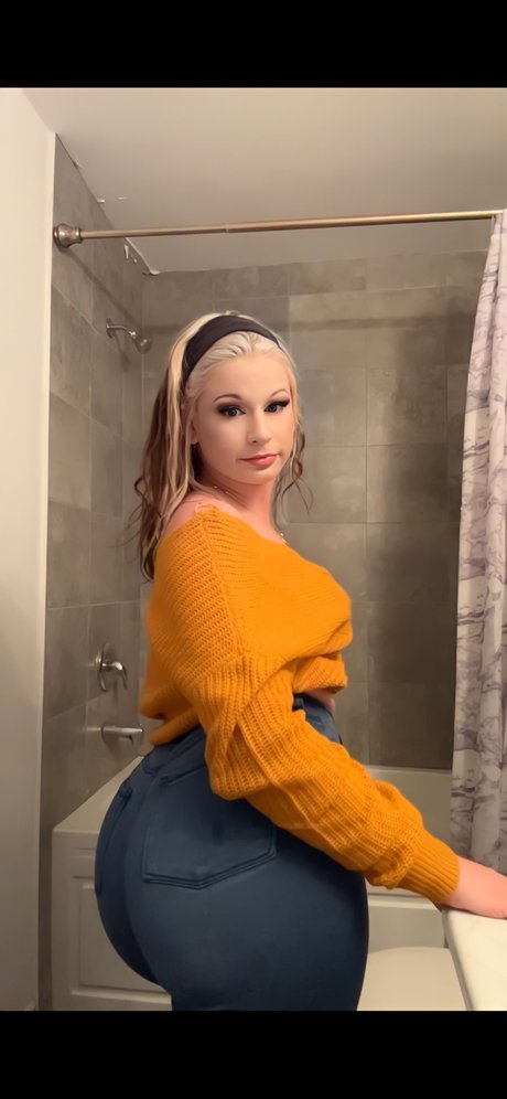 Barbie Lexxx model pornographic photo