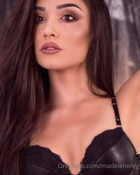 Madelene Rey hd model image