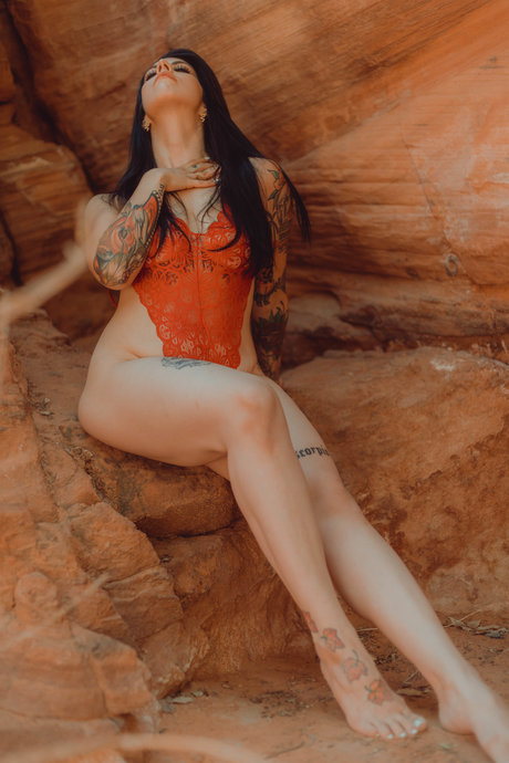 Thatsoraven95 hd actress photo