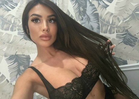 Crislau perfect pornstar picture