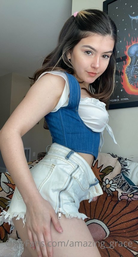 Amazing Grace sex model pic