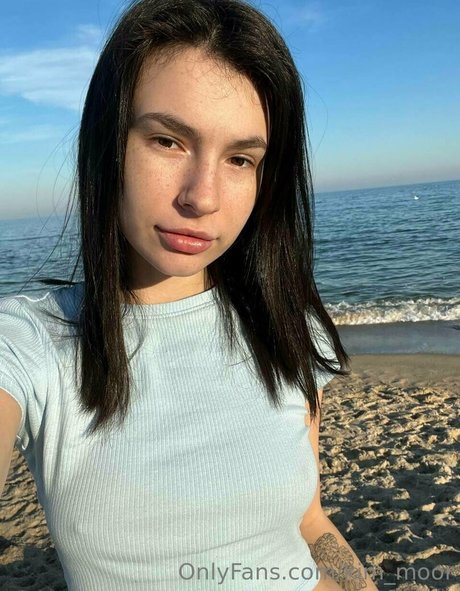 Kim Moor top profile image