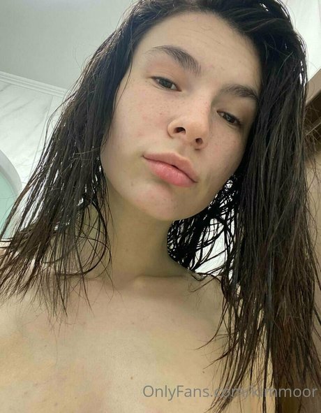 Kim Moor beautiful actress picture