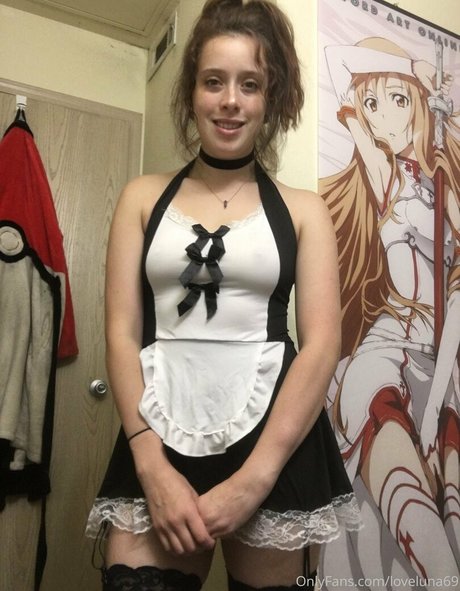 Scarlet Moon free star photo