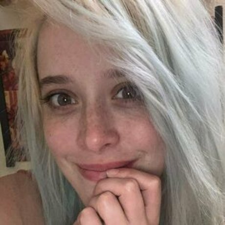 Scarlet Moon model top pics